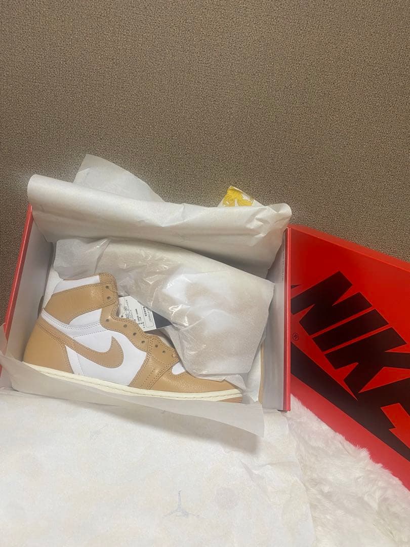 NIKE ナイキ　エアジョーダン1 ハイ　プラリネ　ホワイト　ベージュ　白