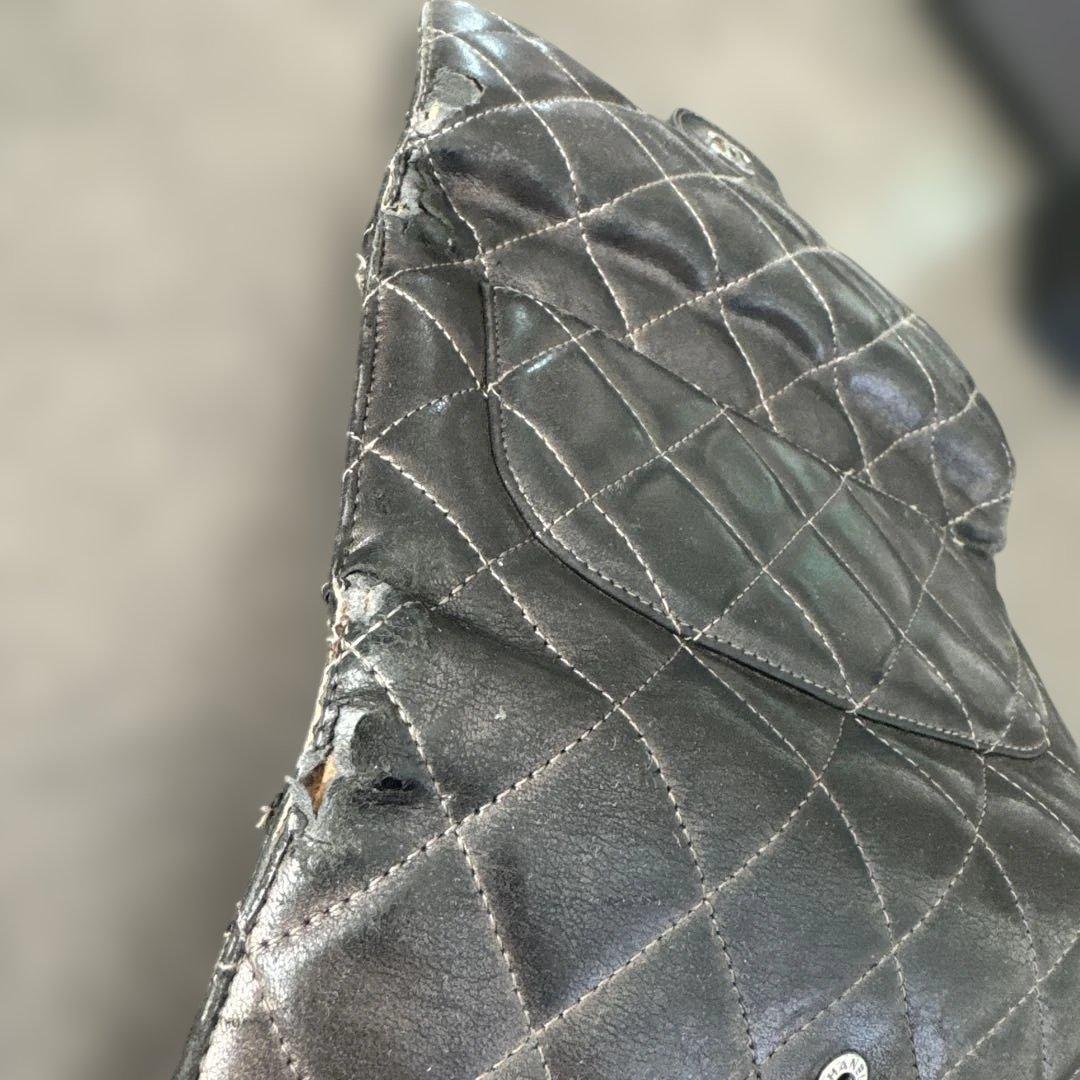 CHANEL グレー キルティング 三つ折り財布