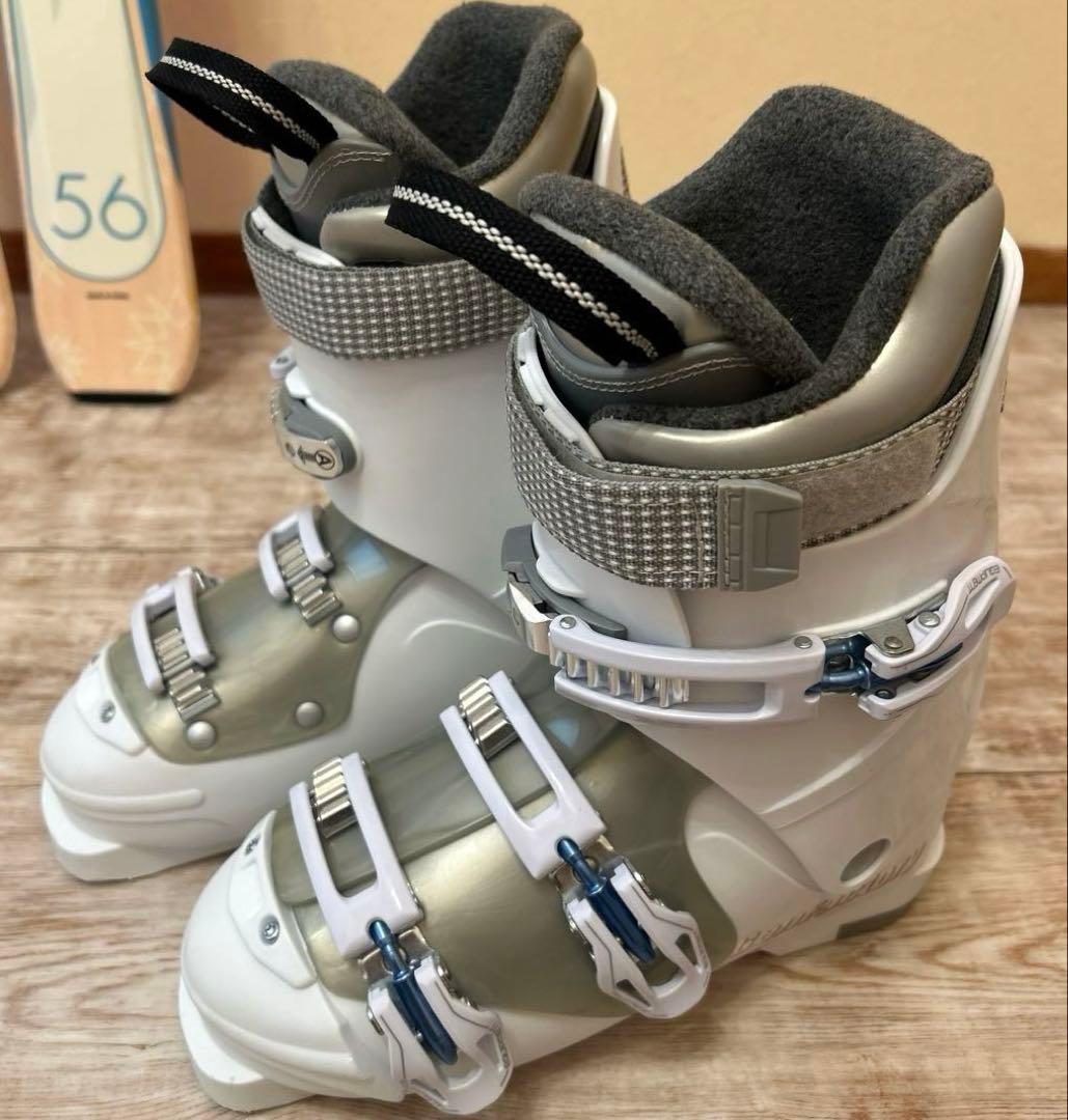 ◾️カービングスキーセット　スキー板156㎝ ブーツ25㎝ 女性用　レディース用