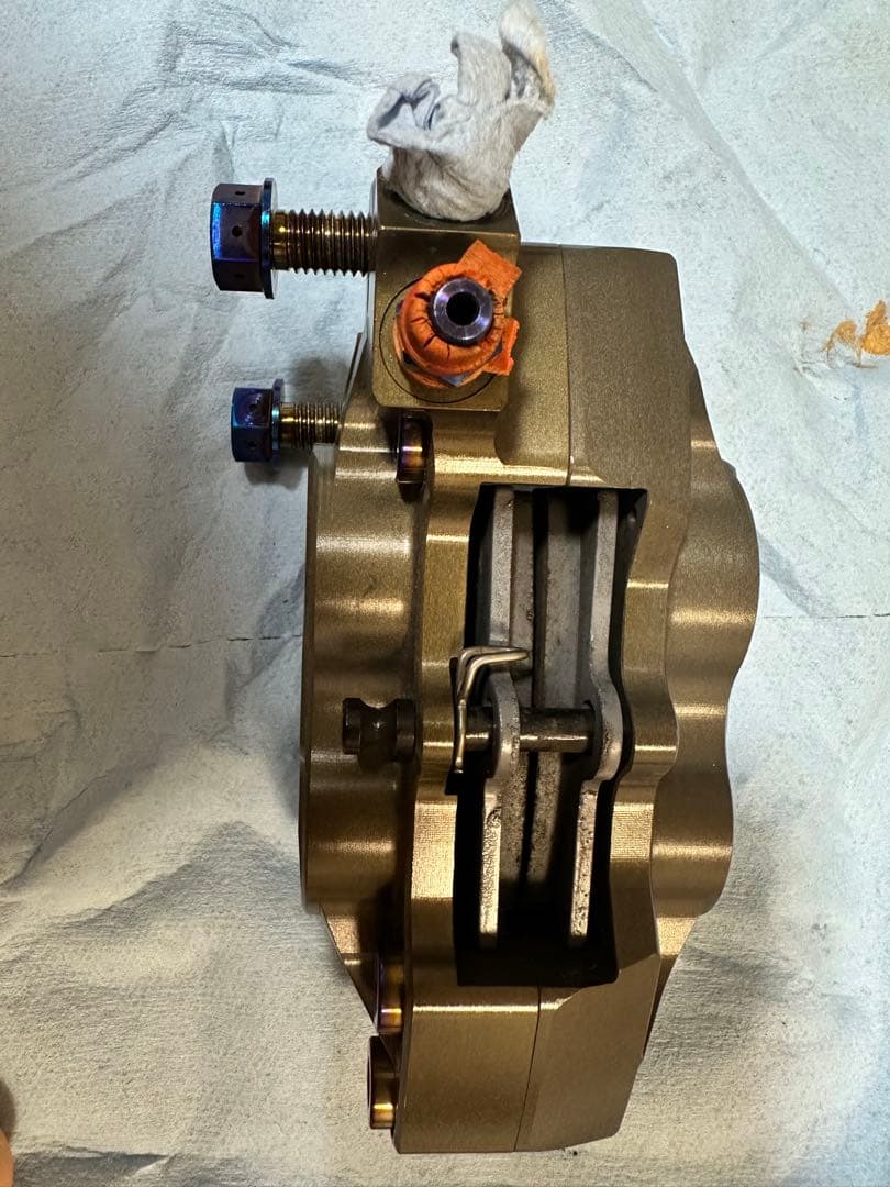 brembo CNC削り出しレーシングキャリパー　40mm