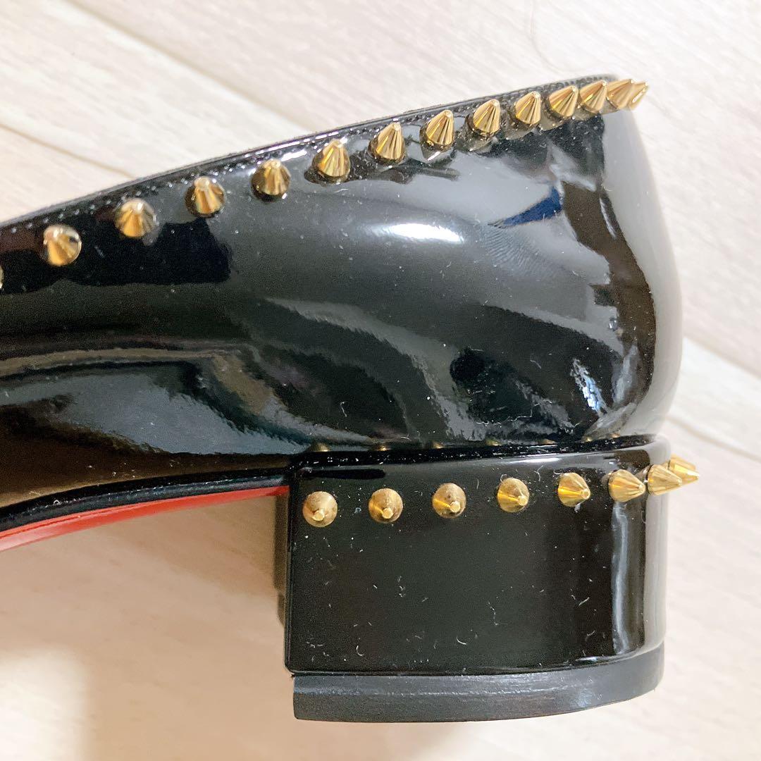 極美品　クリスチャン ルブタン　スタッズ　ブラックパテントレザーパンプス　36
