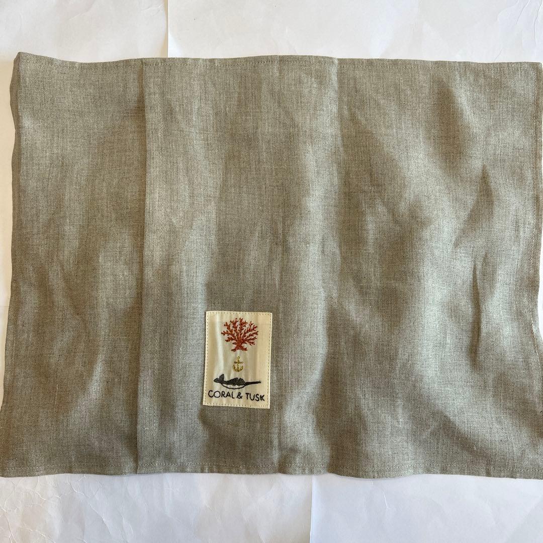 コーラル&タスク Coral&Tusk 3匹のクマのクッションカバー　新作