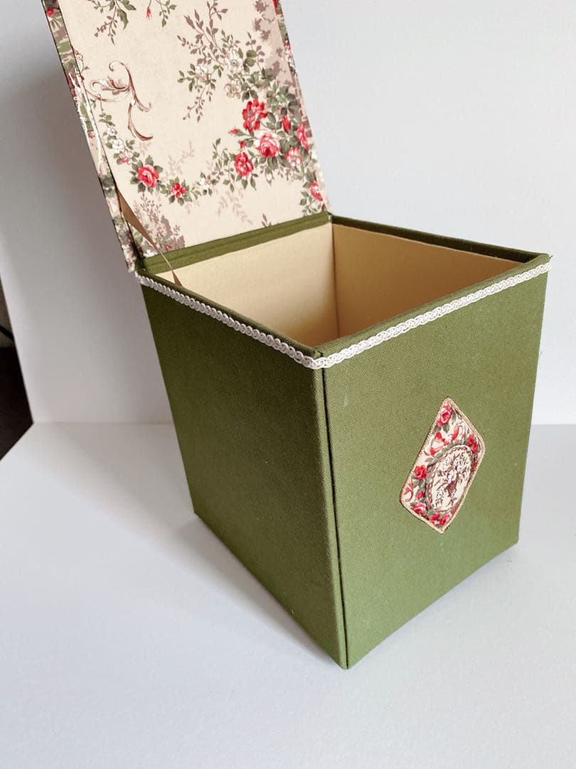 カルトナージュ ボックス、3作品