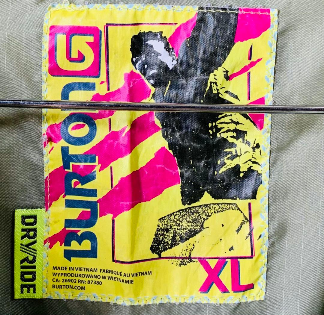 [美品] BURTON XL 迷彩柄 スノーボードウェア