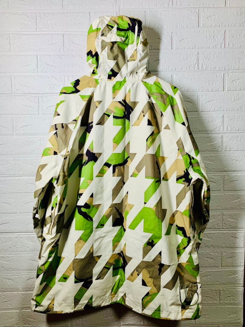 [美品] BURTON XL 迷彩柄 スノーボードウェア