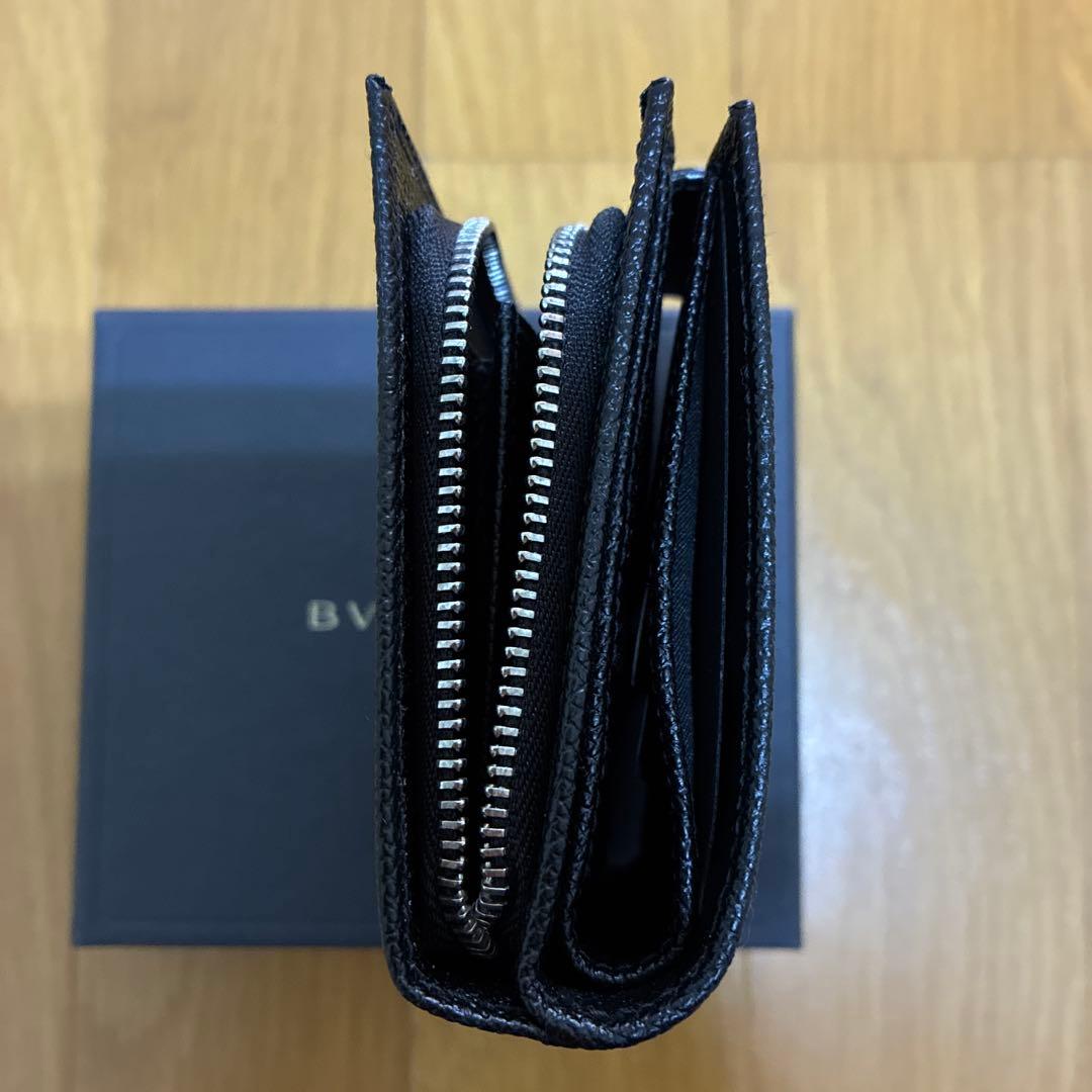 ✨新品・未使用✨BVLGARI (レディース•メンズ)ブラック 二つ折り財布