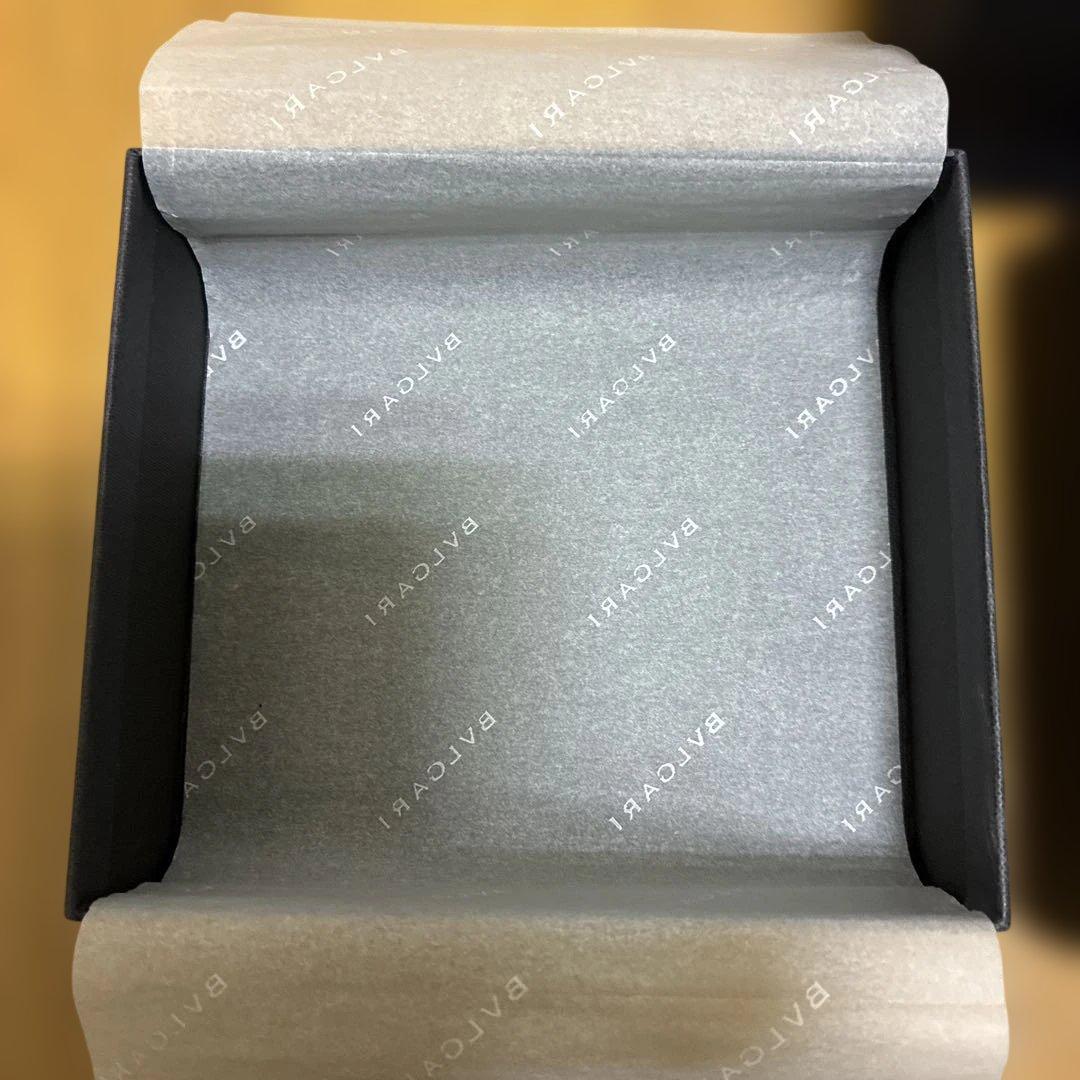 ✨新品・未使用✨BVLGARI (レディース•メンズ)ブラック 二つ折り財布