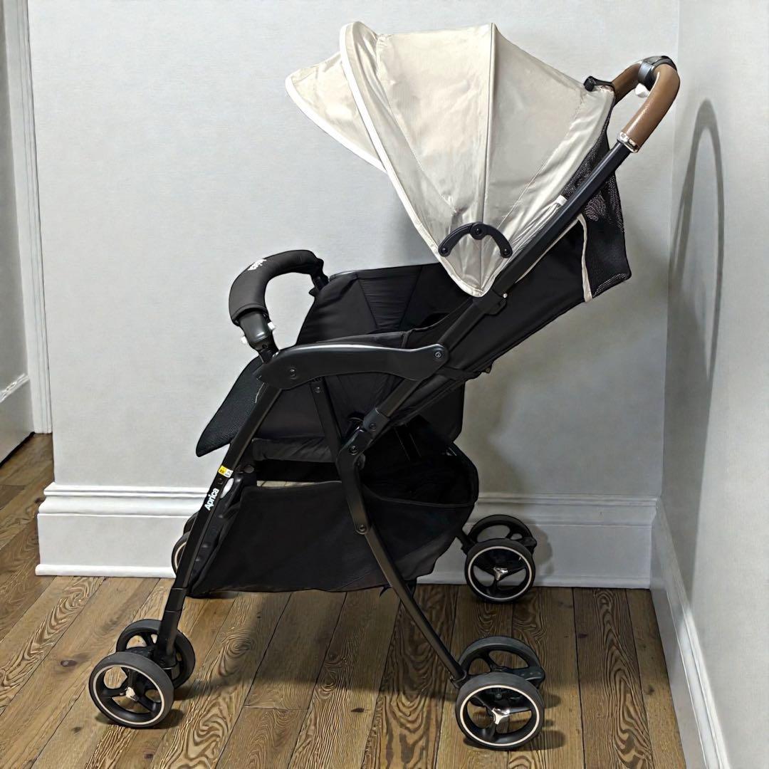 アップリカB型ベビーカー マジカルエアークッションAD レザーハンドル