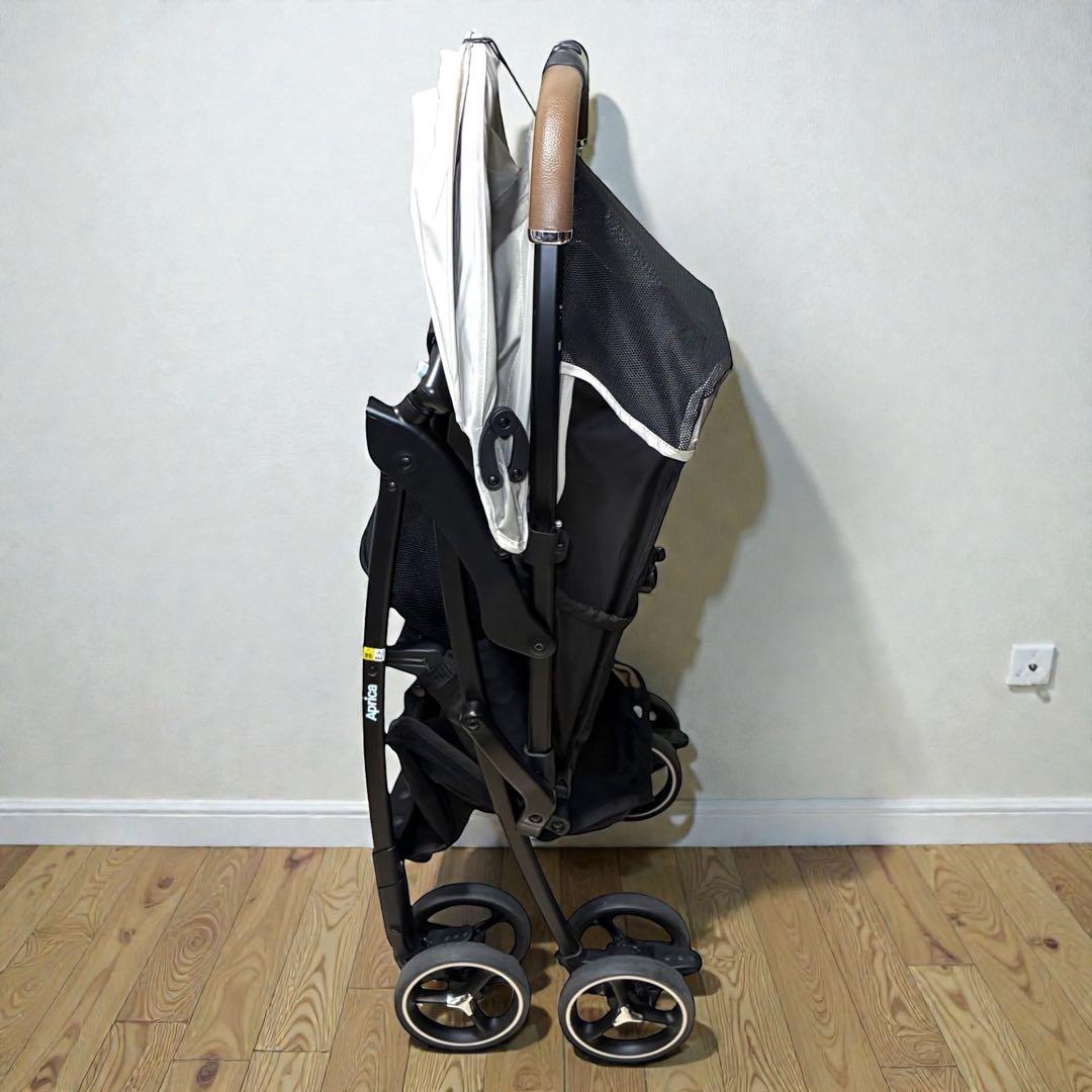 アップリカB型ベビーカー マジカルエアークッションAD レザーハンドル