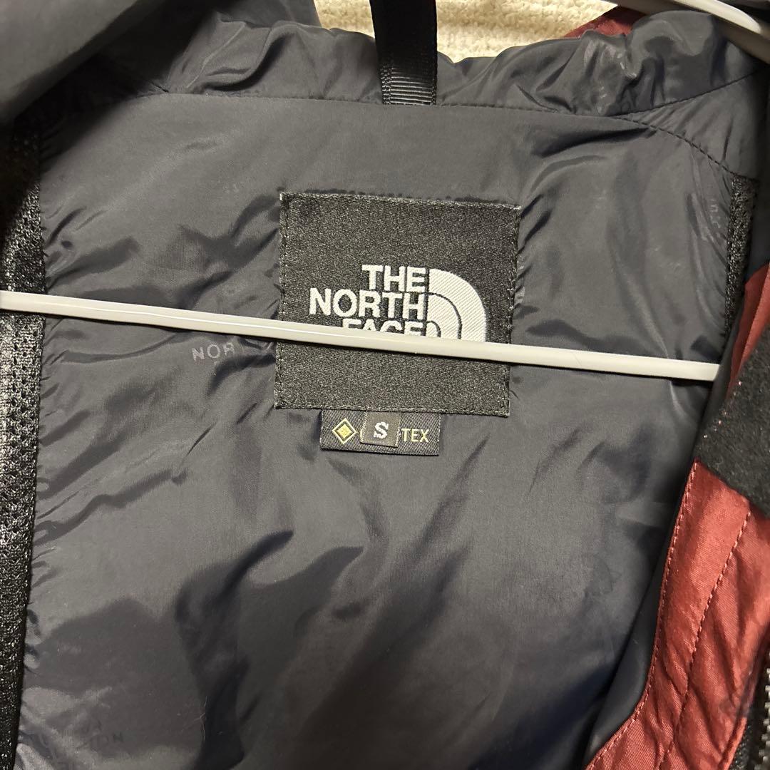 NP12130R ノースフェイス　マウンテンライトジャケット　ボルドー