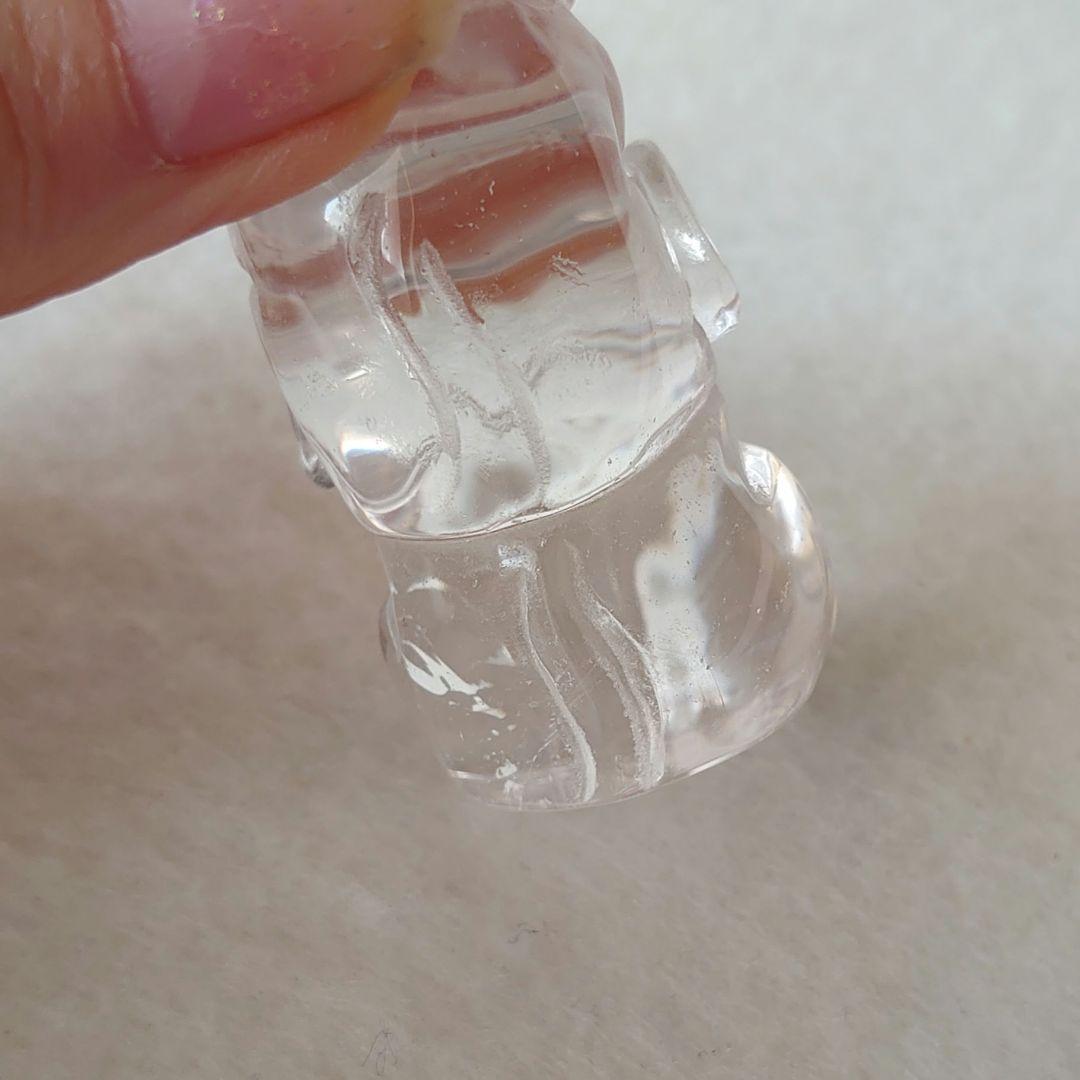 超透明クリア水晶　犬猫亀　の珍しい彫り物　素敵な逸品