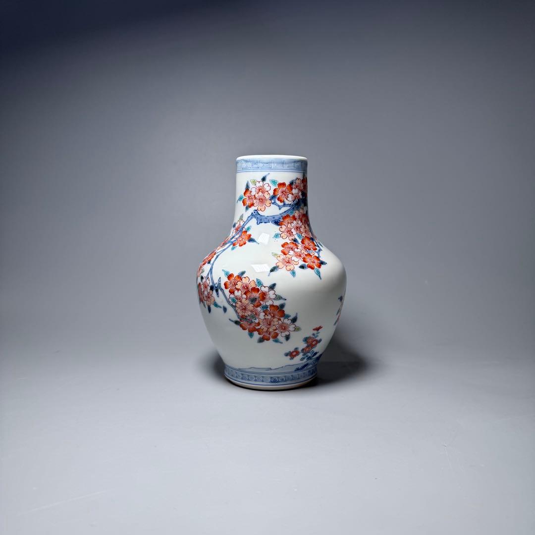 十二代　今泉今右衛門　色鍋島　桜文様花瓶　重要無形文化財指定　納箱付　人気図柄