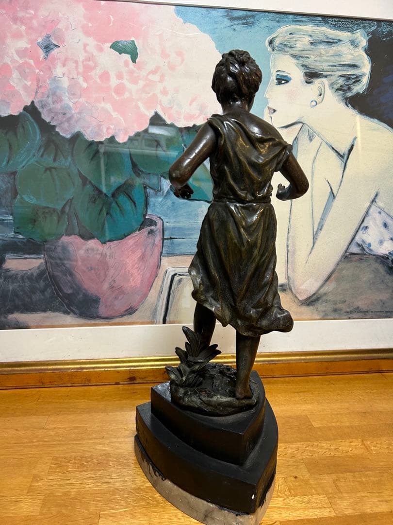 ブロンズ像　女性の置物