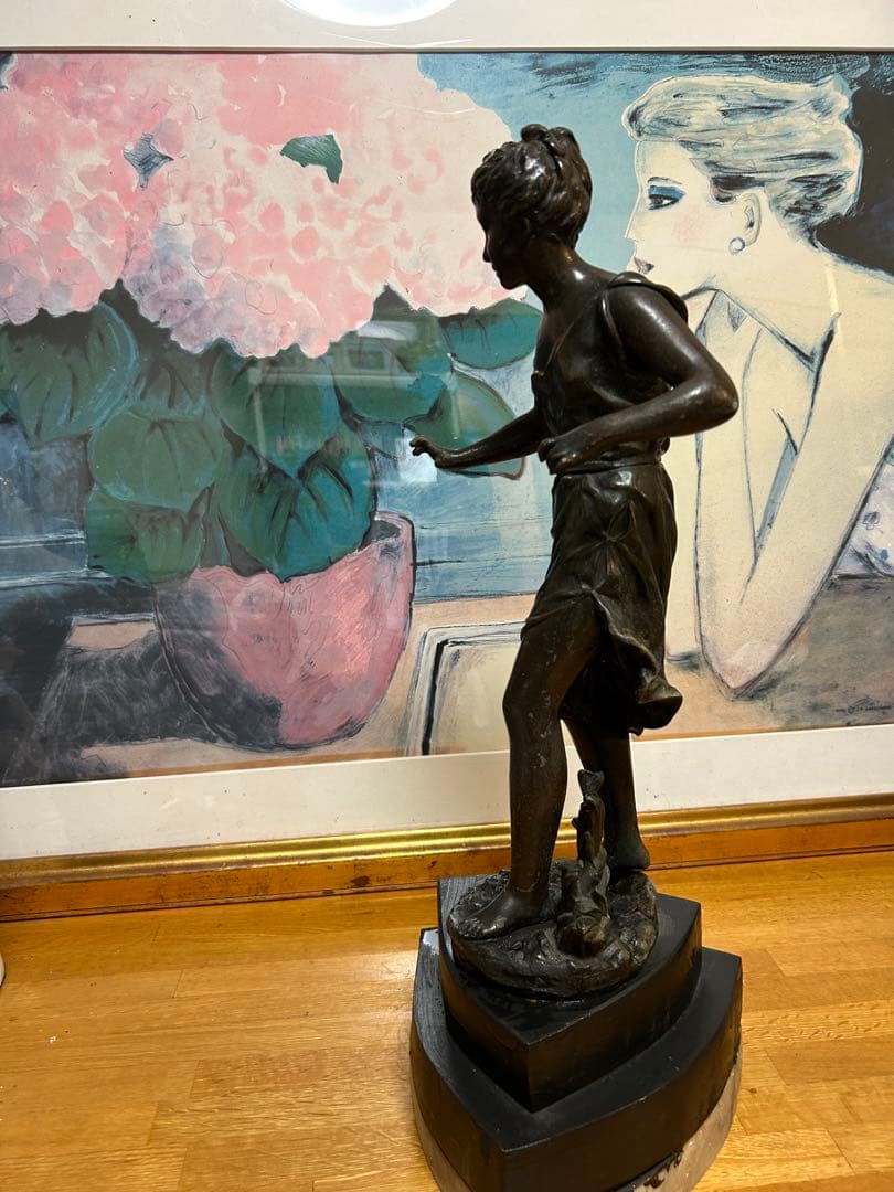 ブロンズ像　女性の置物