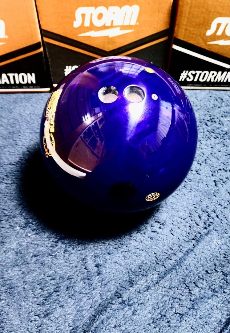 クルーズブラックベリー　ボウリング　ボール　スポーツ　ストーム凌ぐ