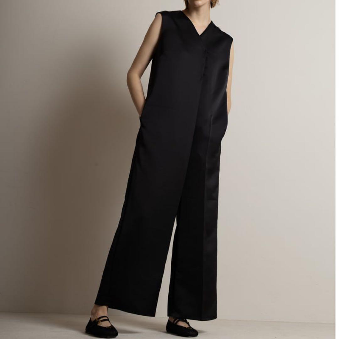 美品　Heve　レディース　サテン　オールインワン　M　ブラック