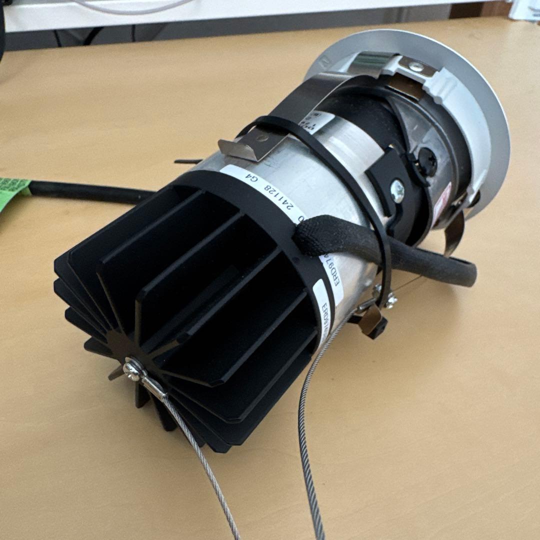 ERD9762S 遠藤照明グレアレスユニバーサルダウンライト φ75 （温白色）