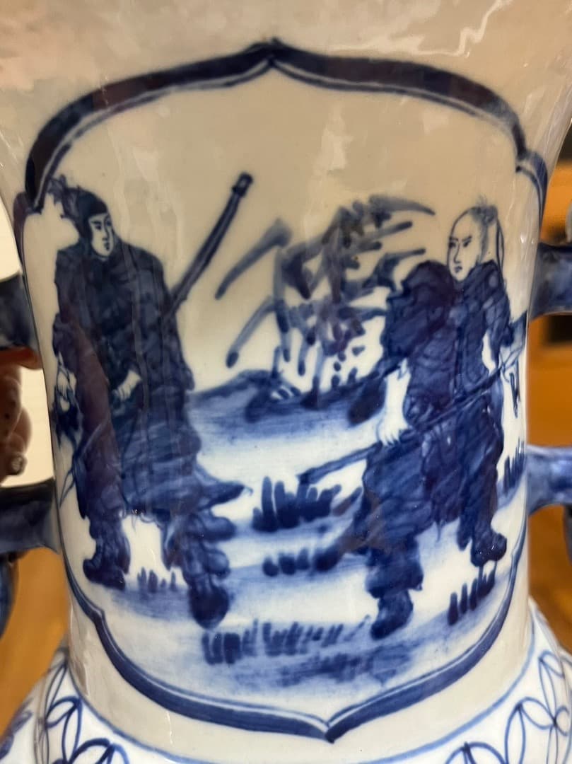 中国美術 清朝清代 青花刀馬人物図紋瓶 美品 陶磁器 装飾品 工芸品 美術品