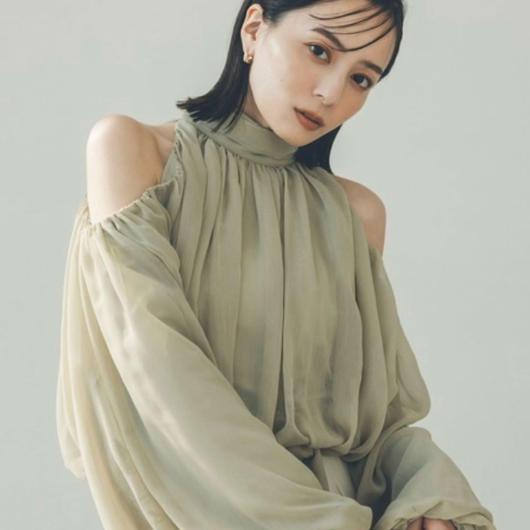 【新品タグ付き】セージグリーン シフォンボリュームブラウス anuans