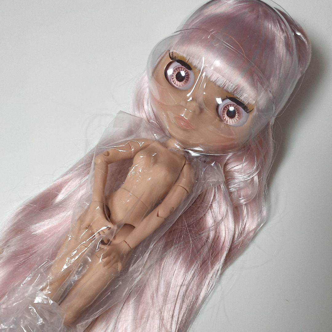 タンカラー　ツヤ肌　新品アイシードール本体のみ