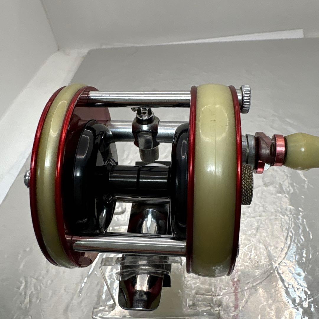 ABU Ambassadeur 2050 リール