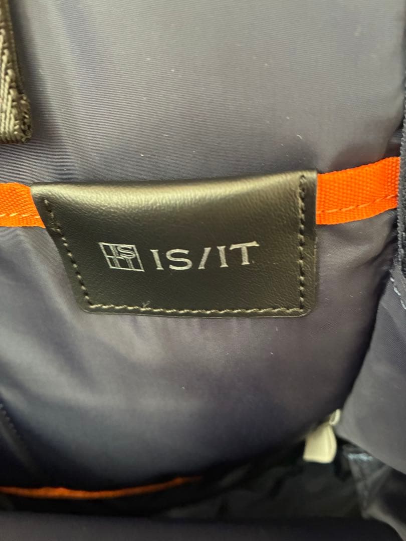 ✨未使用✨イズイット ボディバッグ IS/IT ワンショルダーバッグ A5