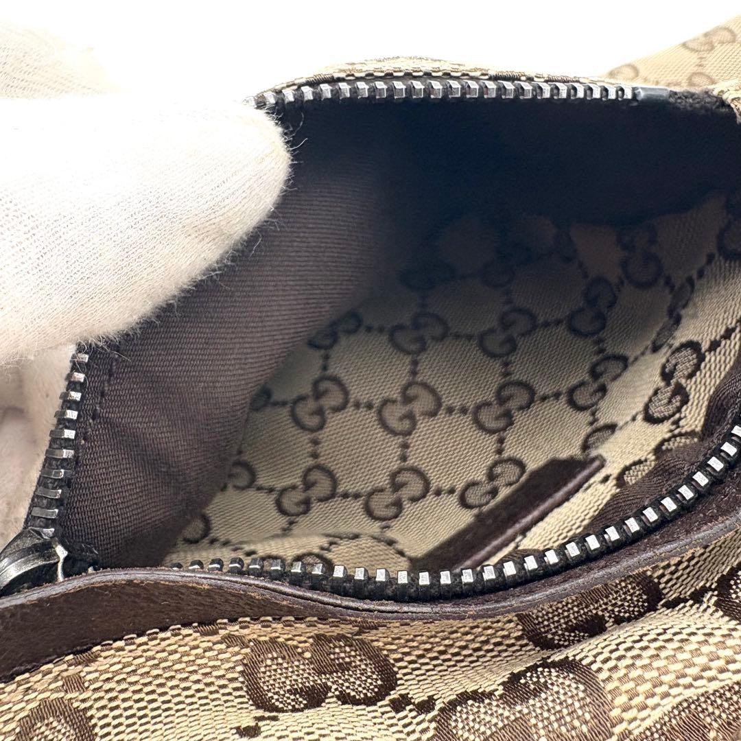 GUCCI　ウエストポーチ　GG柄　キャンバス　斜め掛け　クロスボディ　シルバー