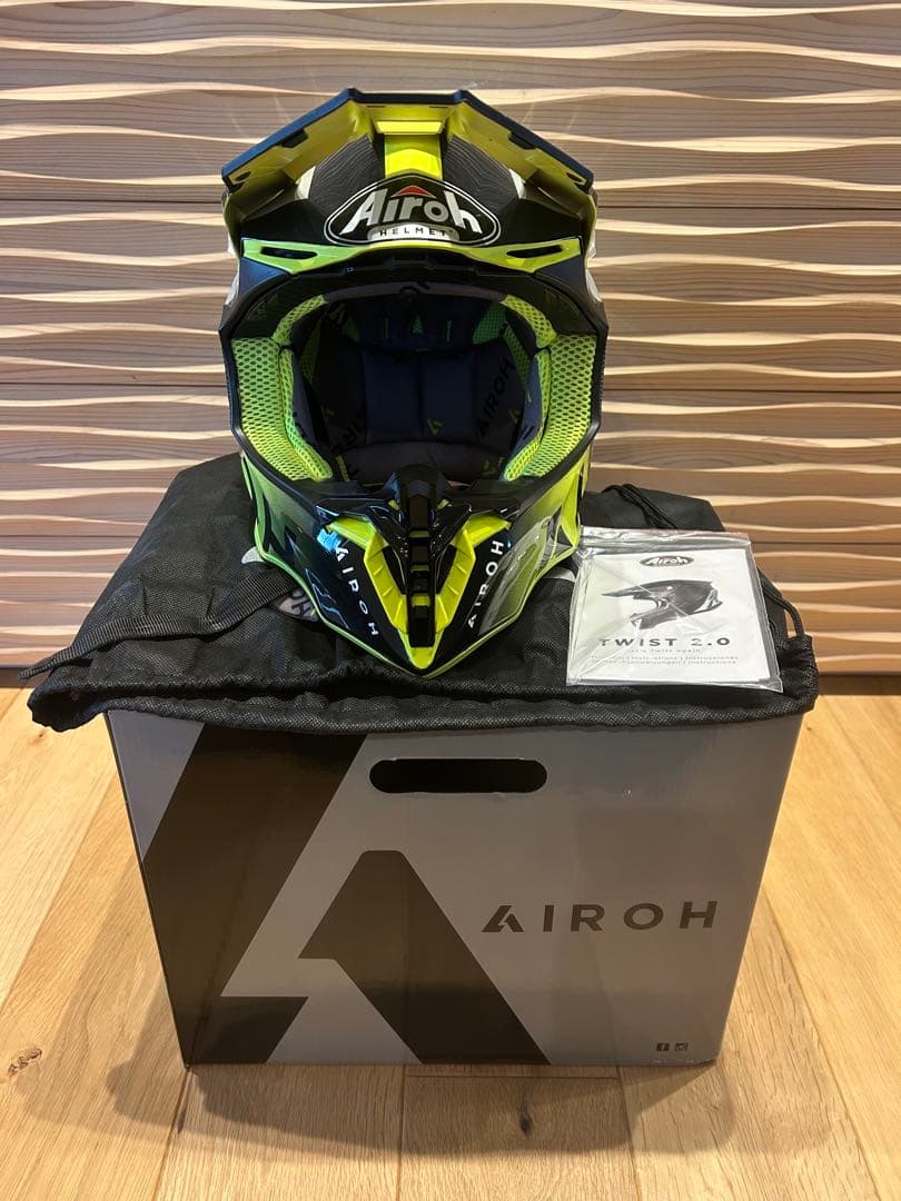 AIROH アイロー　オフロード　ヘルメット　モタード　twist2