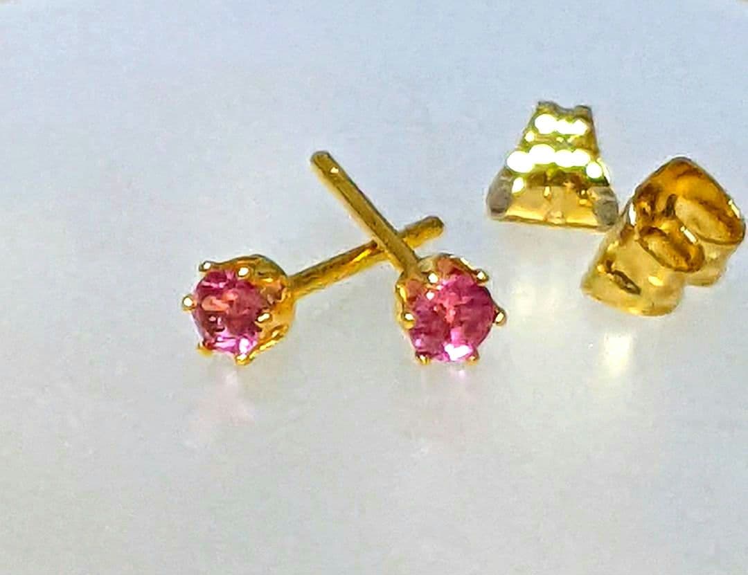 .:*心が踊る華やかな小花.:* 天然石アヤナスピネル スタッドピアス3㎜ ①