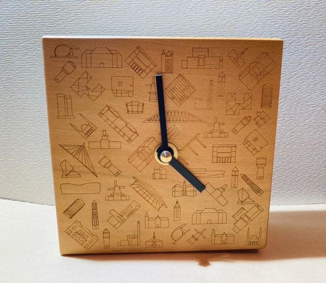 【置き時計】ユトレヒトの楓の木使用正方形電池式　オランダミッフィーブルーナ故郷