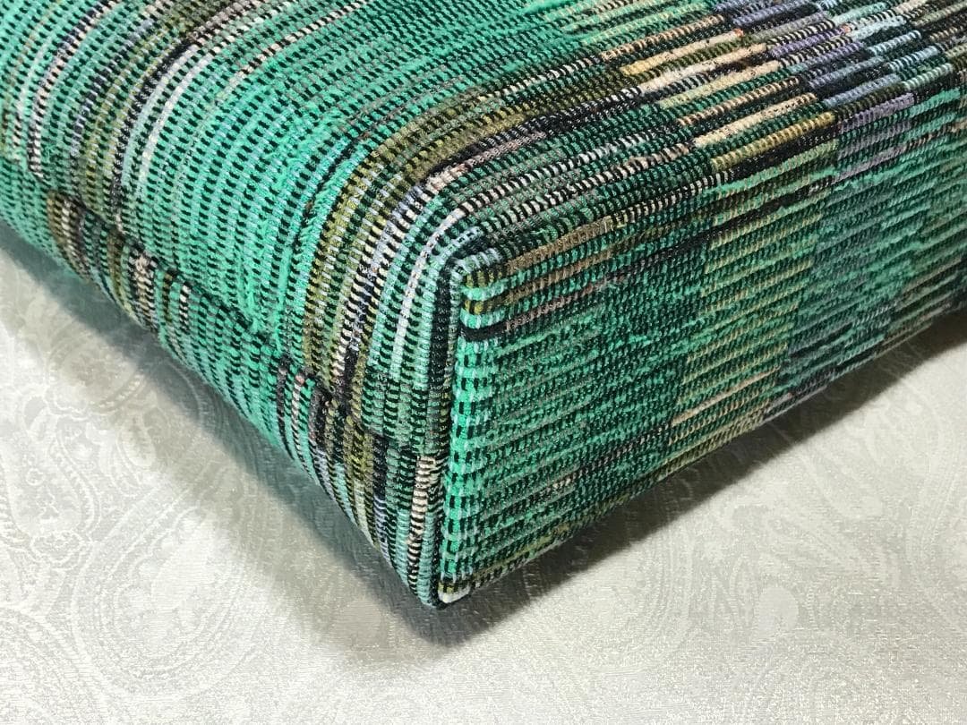 裂き織りの小ぶりなバッグ（緑色）