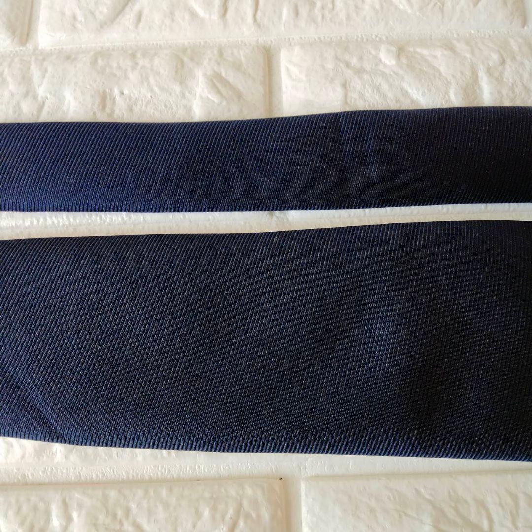 ドレイクス【美品】ネクタイ　シルク100%　イングランド製　ネイビー系