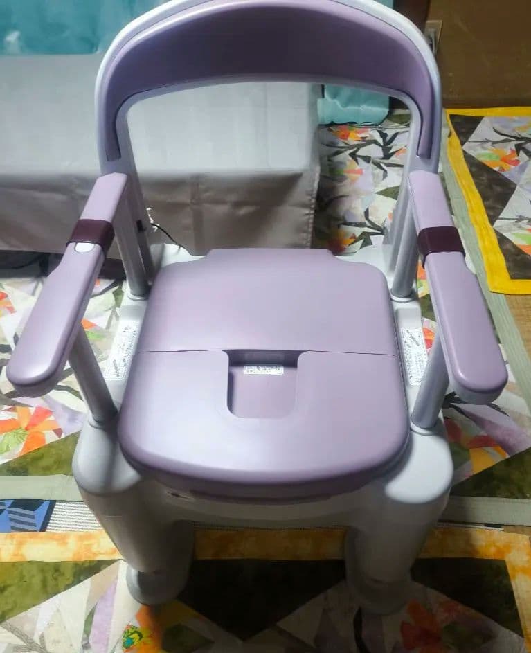 【新品】PN-L30212 ポータブルトイレ 座楽 ラフィーネ　脱臭 前後傾斜脚