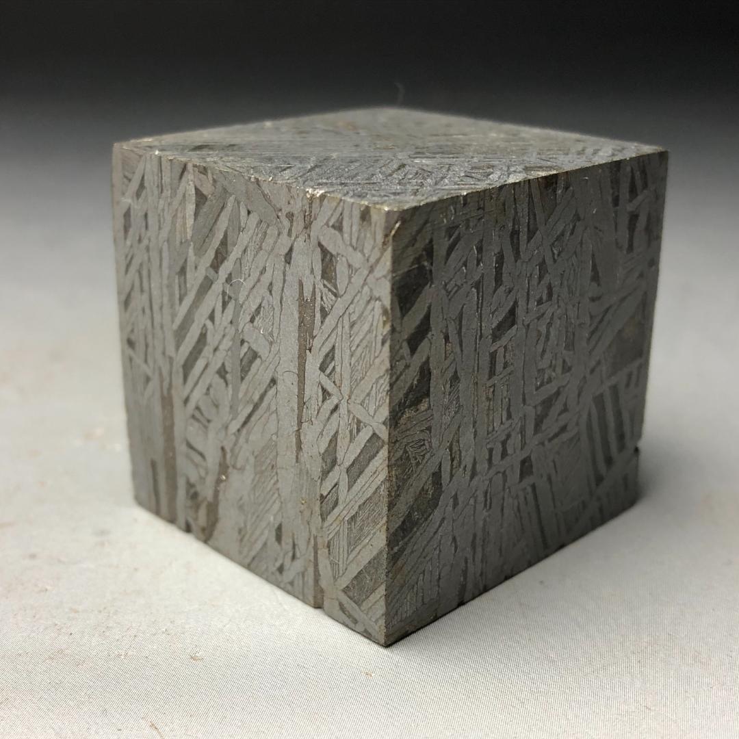 ノアエルアルタイ隕石　メテオライト 立方体　 鉄隕石　美品　重さ342ｇ