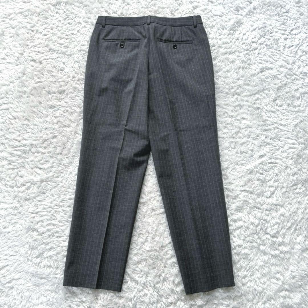 【極美品・大きいサイズ 44】　23区　パンツスーツ　ビジネス　ストライプ　灰色