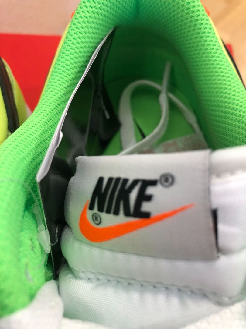 ナイキ ダンク ロー SE ボルト