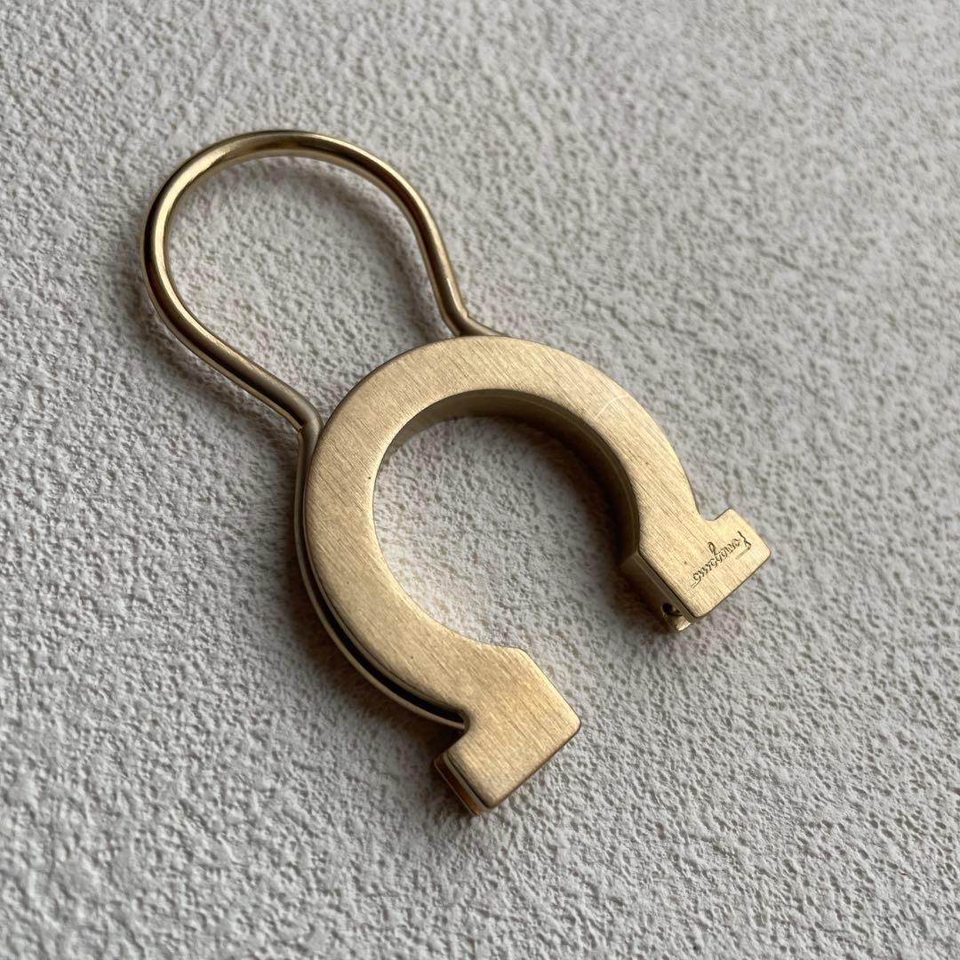 激レア✨️Ferragamo　KEYRING✨️フェラガモキーホルダーガンチーニ