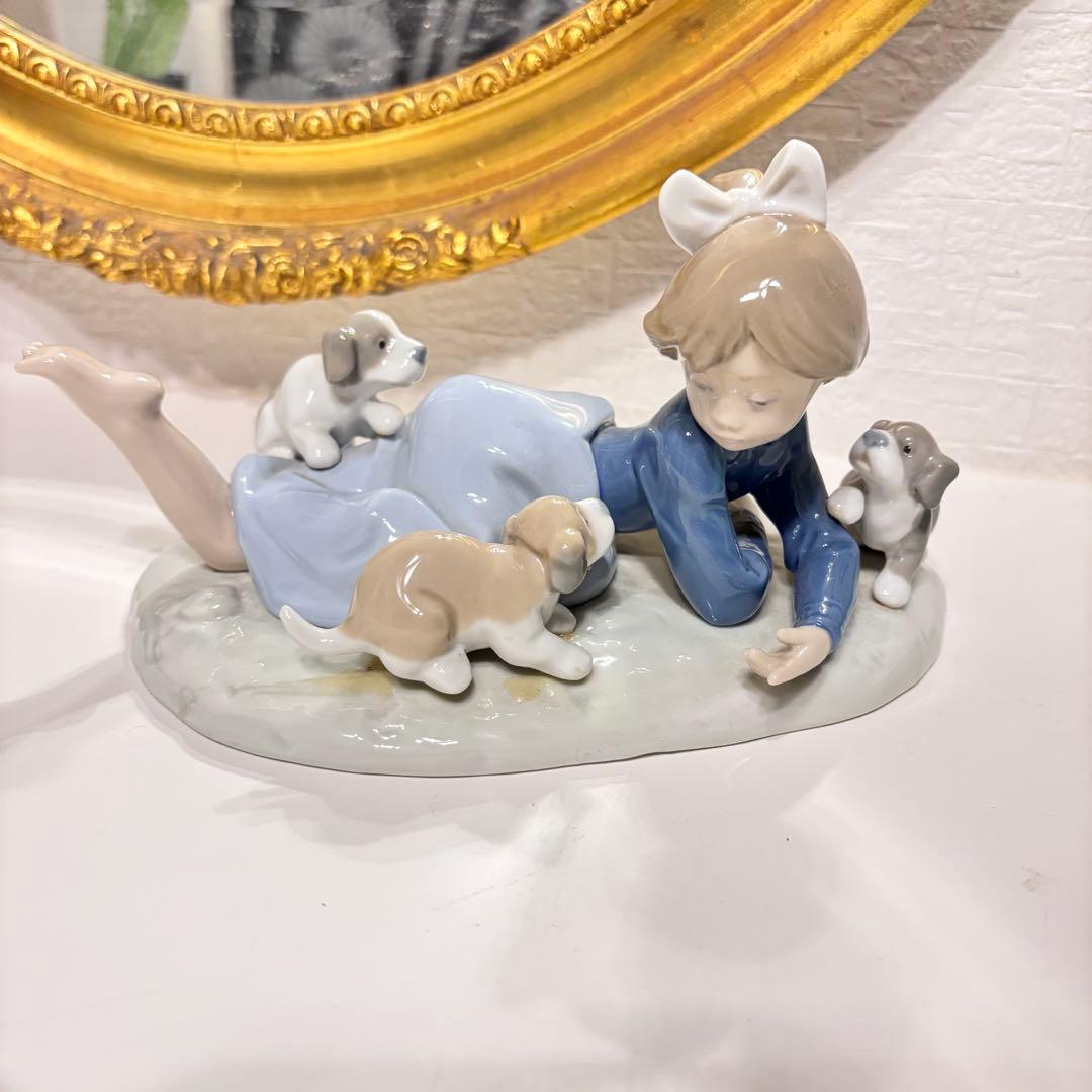 皆で遊びましょう少女と仔犬たち 陶器人形フィギュリン スペイン製 西洋陶磁