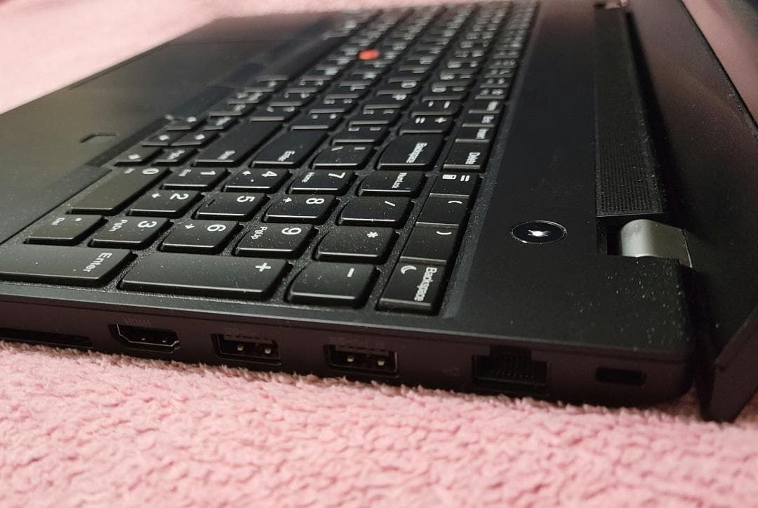 レノボ Thinkpad P15v Gen 3 優れたバッテリーと新しいSSD