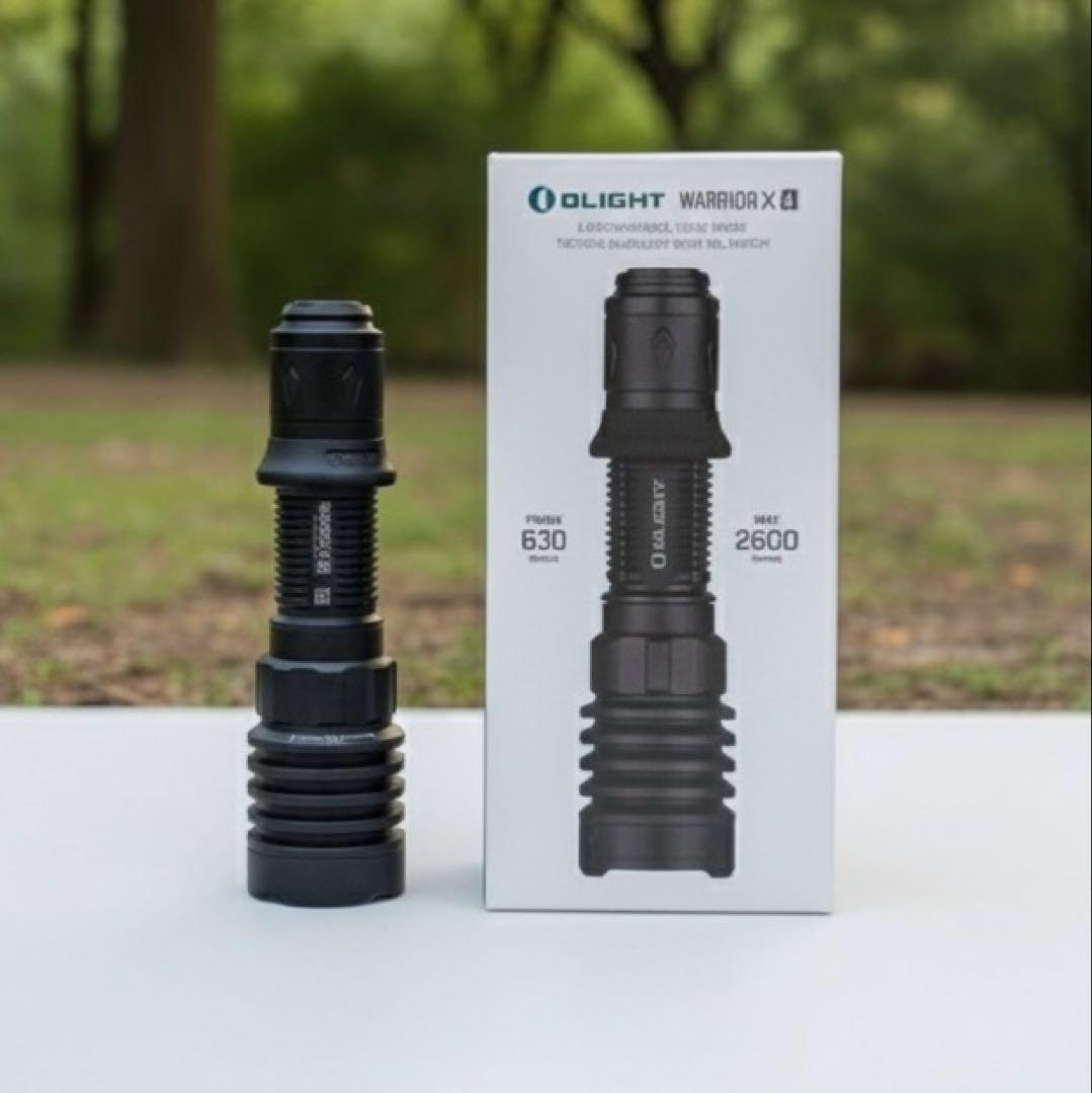 強力　懐中電灯　オーライト olight Warrior X 4 ウォーリア