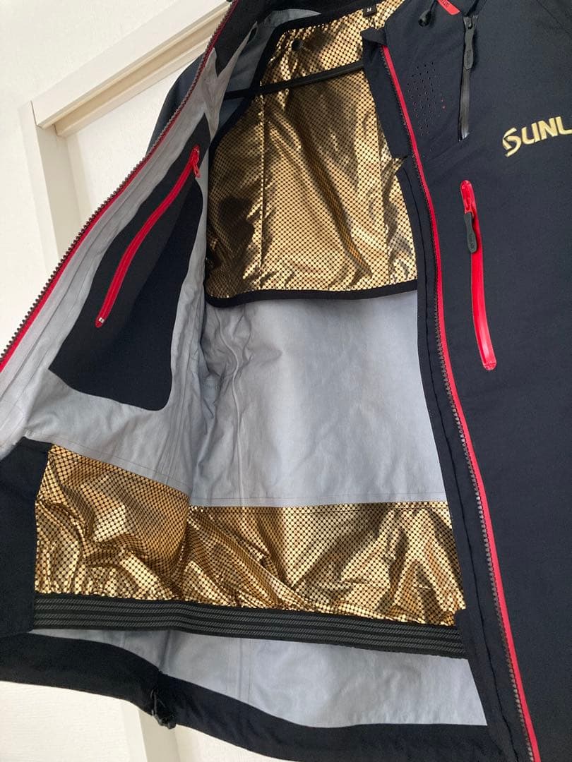 新品未使用品　サンライン　サーモセレクトシェルスーツ がまかつ磯