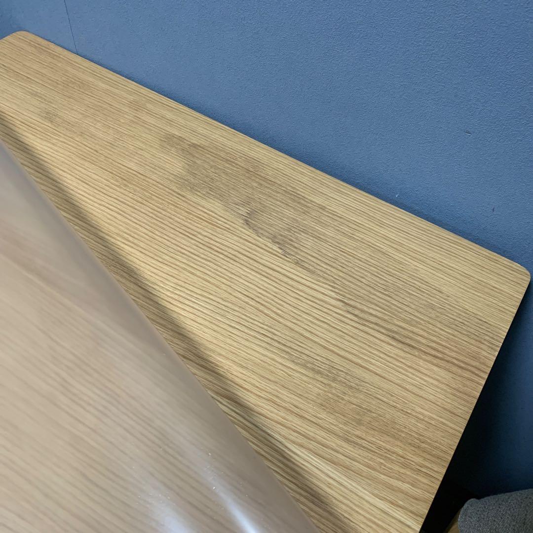 2023年製ニトリフィルン幅80㎝ダイニングテーブル　シミあり