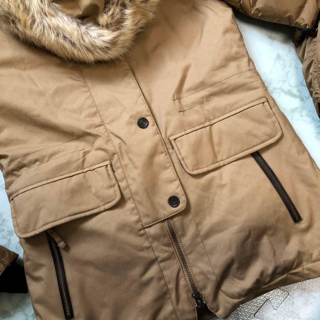 ベージュ ダウンジャケットとスノーボードパンツ セット　ROXY スキーウェア