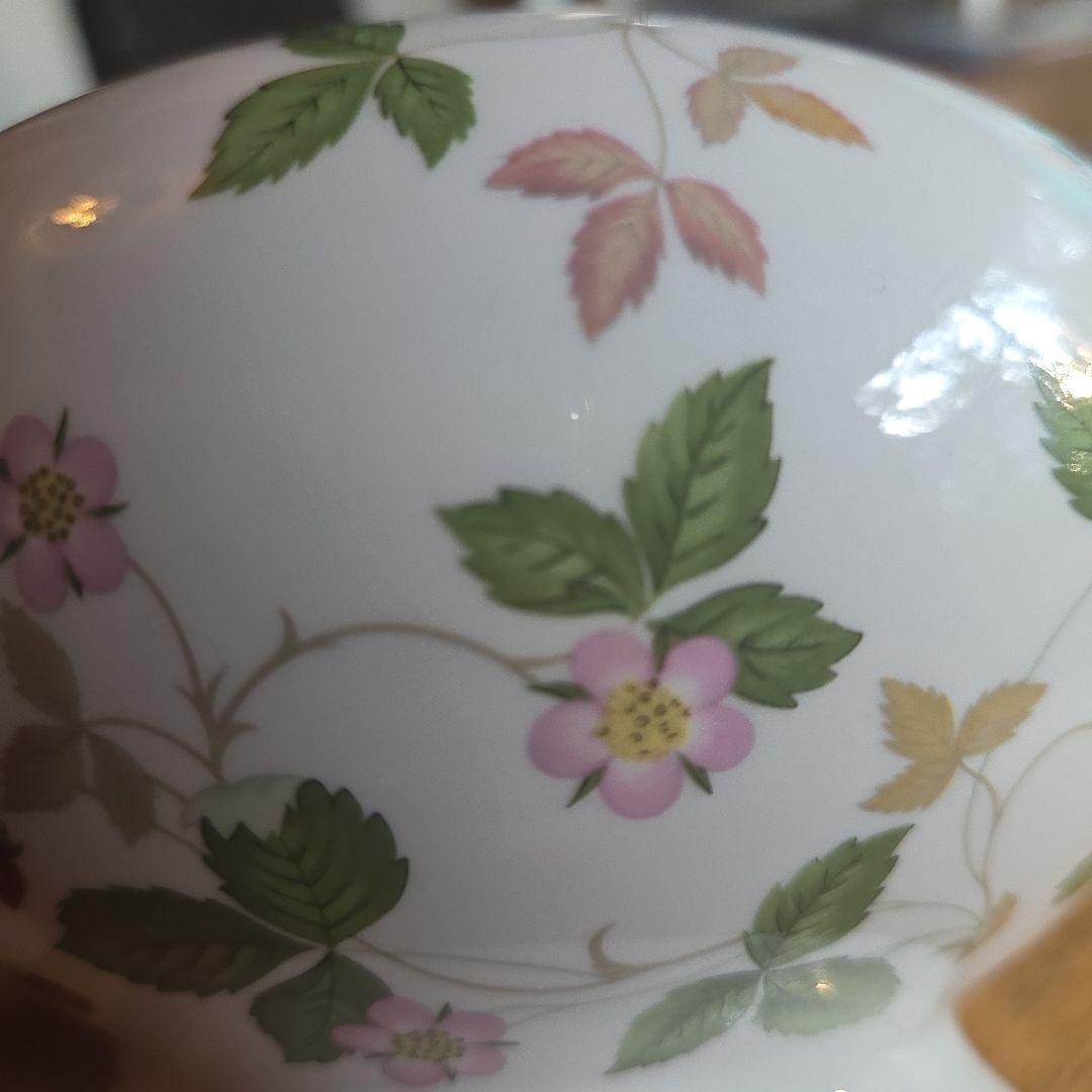 ウェッジウッド　ワイルドストロベリー　ローズボウル