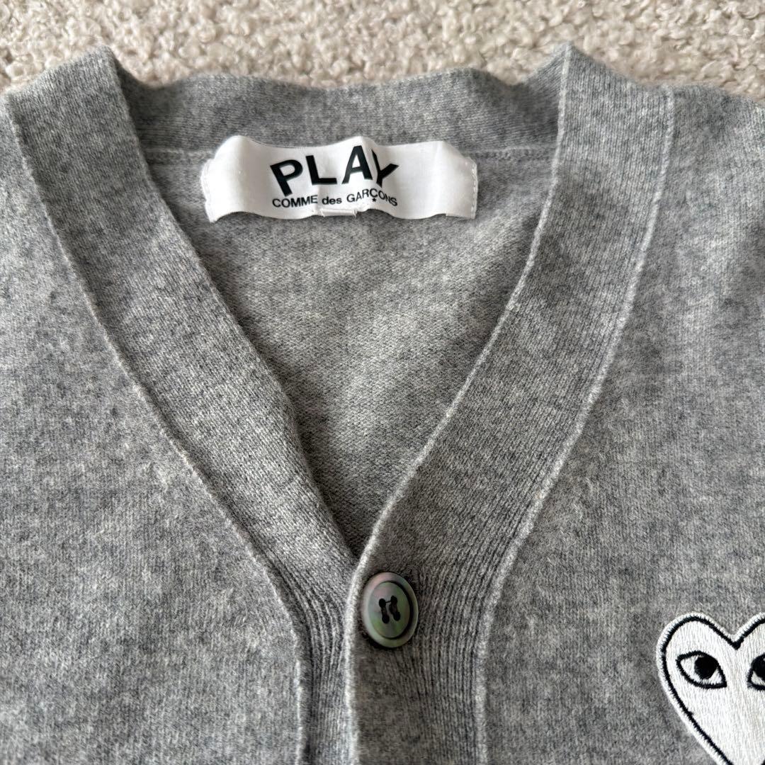 PLAY CDG コムデギャルソン　グレー カーディガン