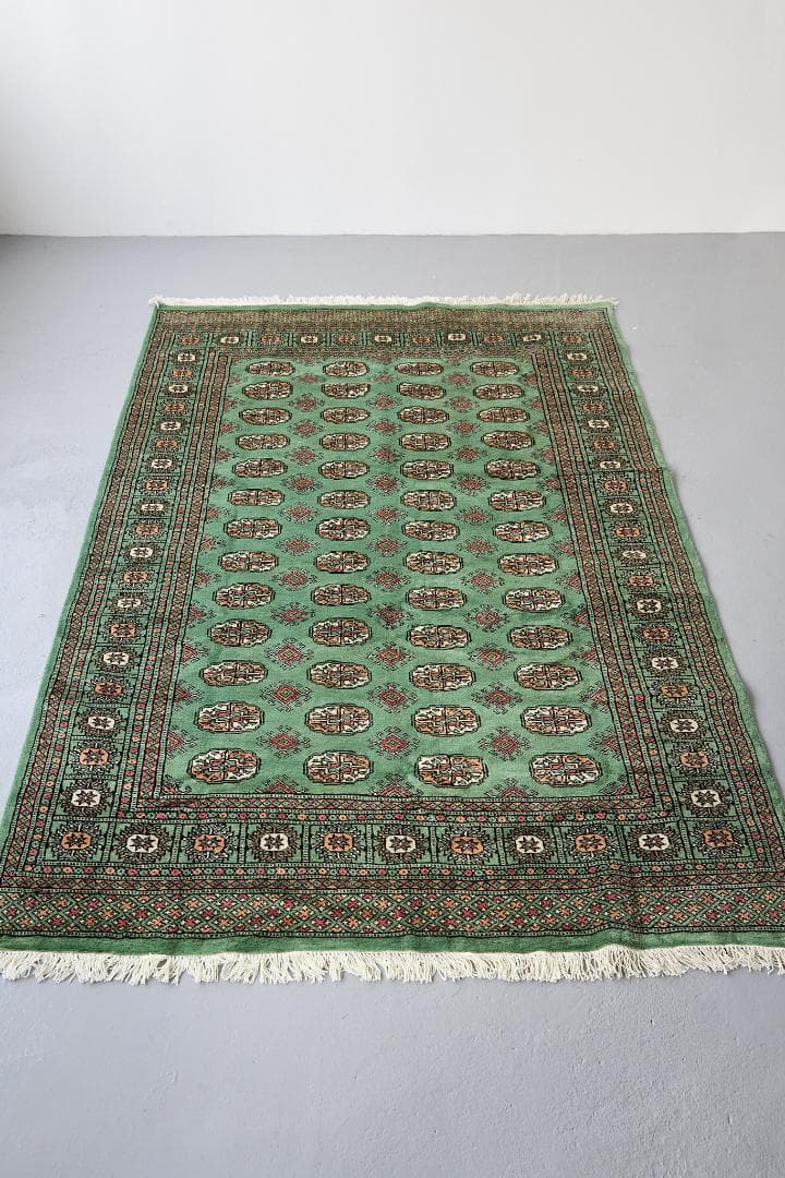新品　大型ヴィンテージラグ　パキスタン絨毯（242×152cm）緑　茶　黒　黄