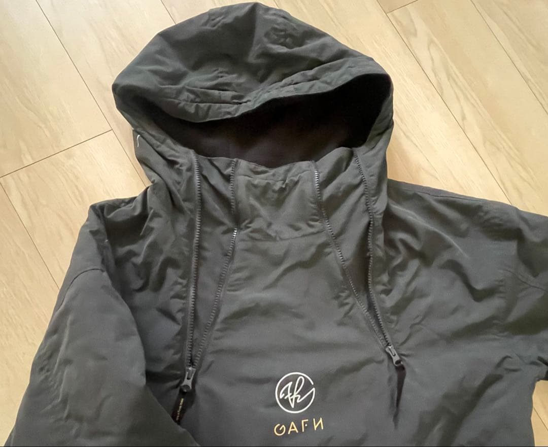 フード付きスノーボードウェア　黒