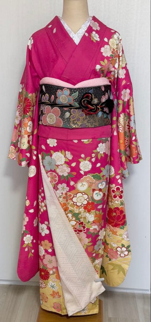 裄６９ｃｍ　豪華　４点セット　四季草花模様　刺繍振袖