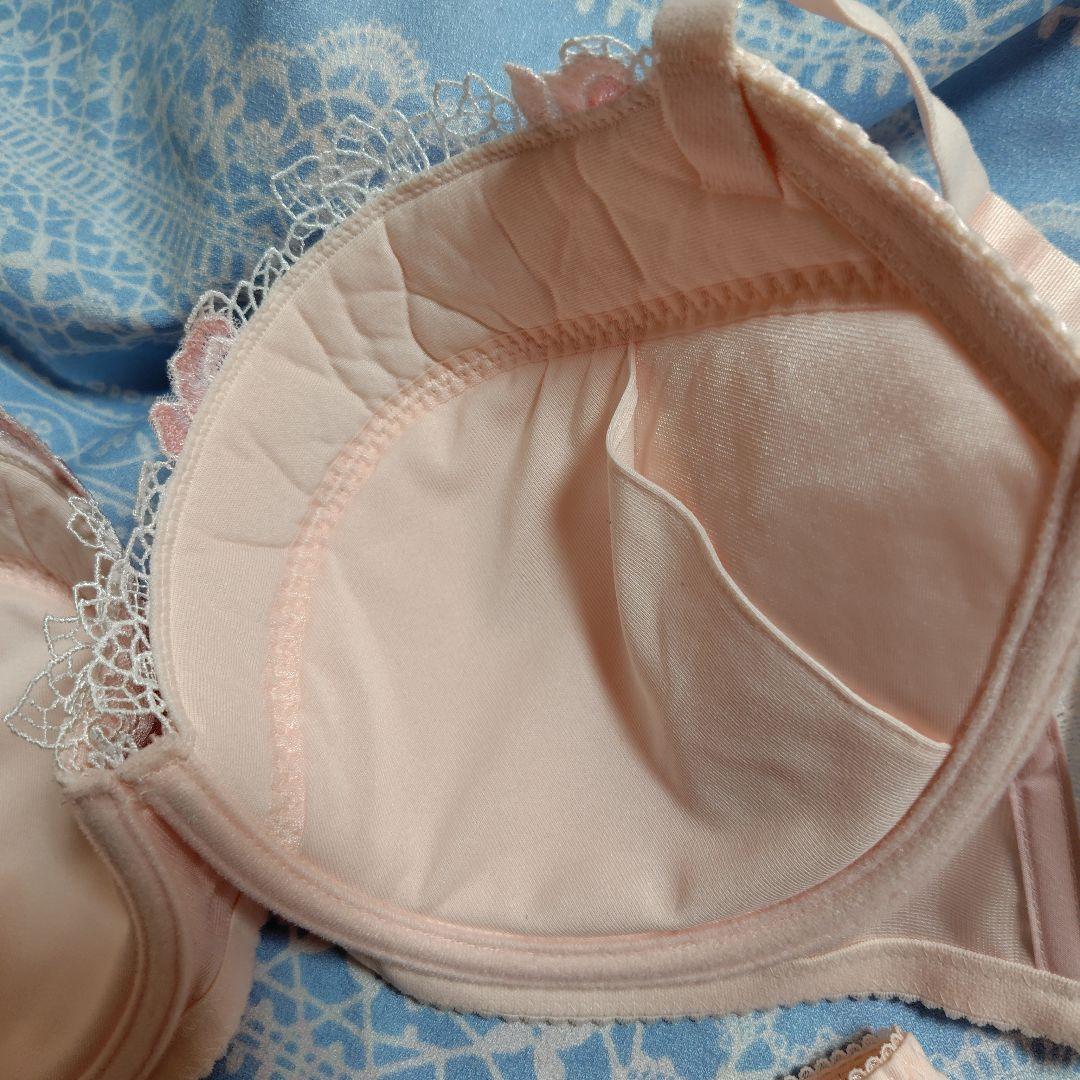 ワコール　サルート　新品 ブラジャー＆ショーツ H 75 ＆ M