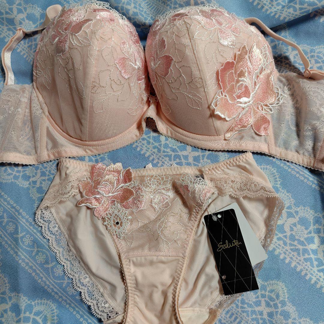 ワコール　サルート　新品 ブラジャー＆ショーツ H 75 ＆ M